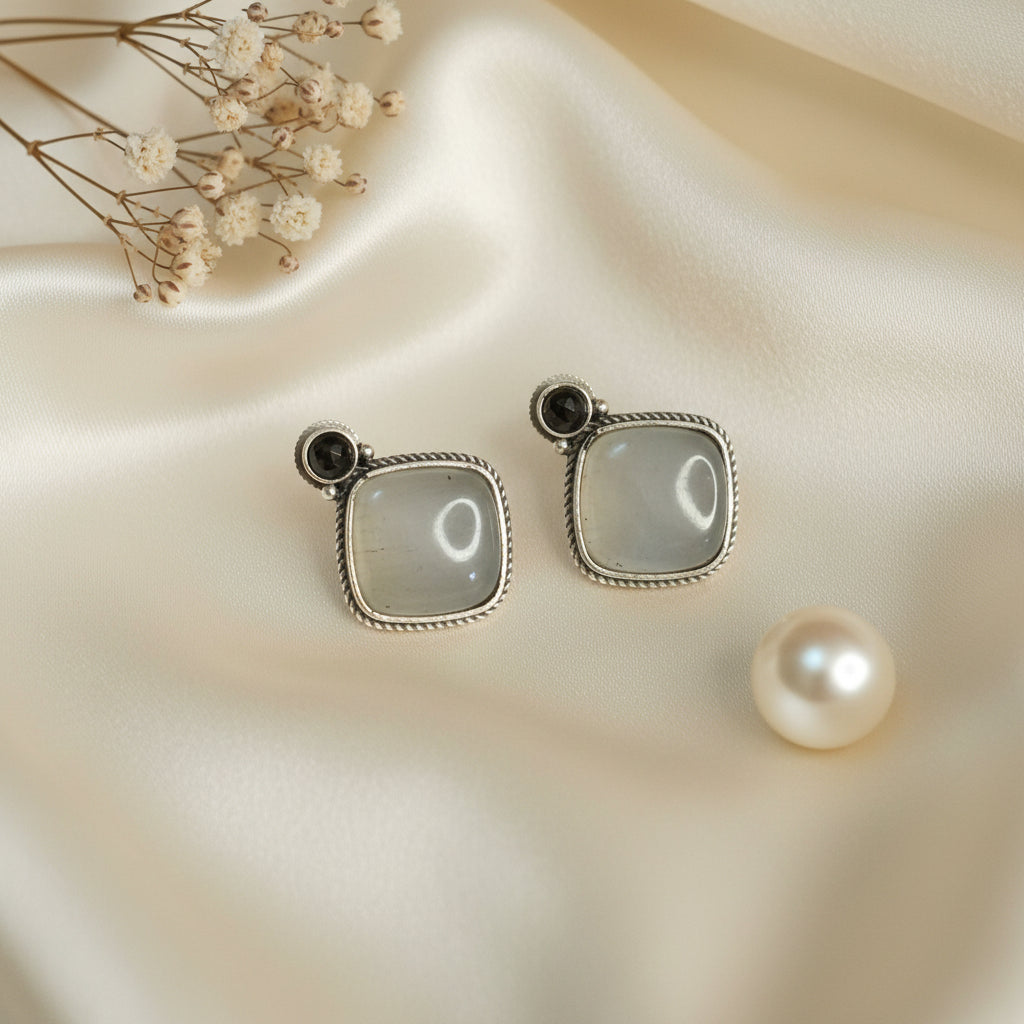 White stone Square stud