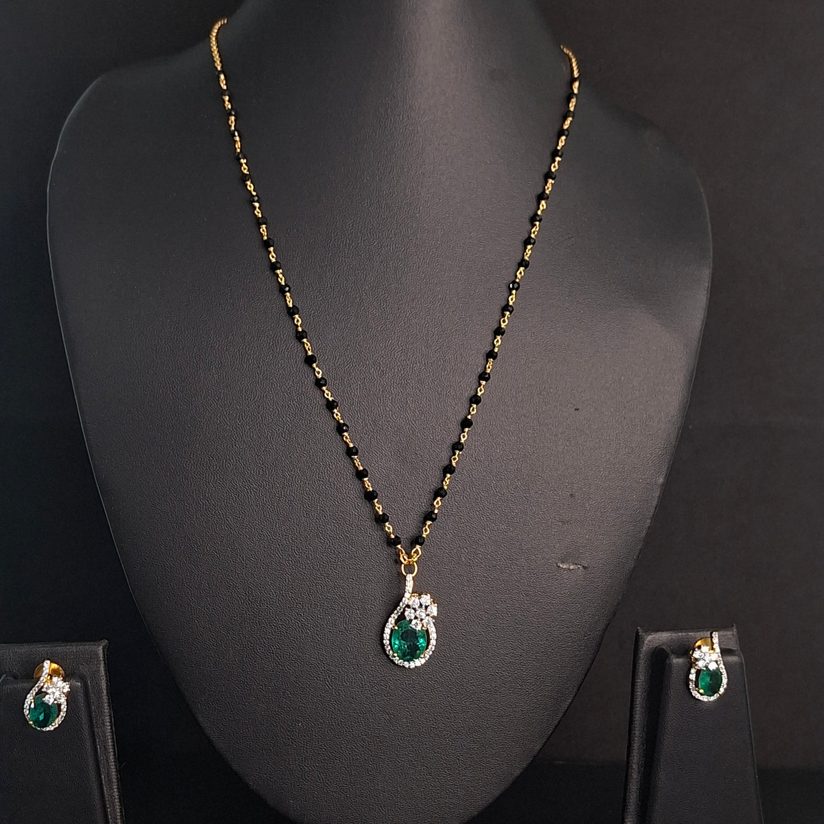 Emerald Mosssoinite Pendant Mangalsutra