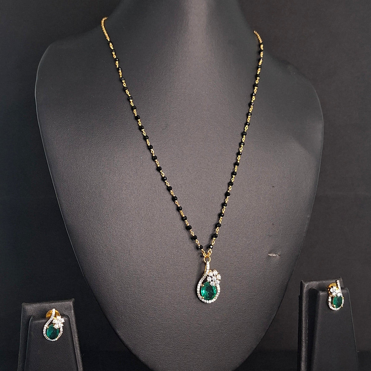 Emerald Mosssoinite Pendant Mangalsutra